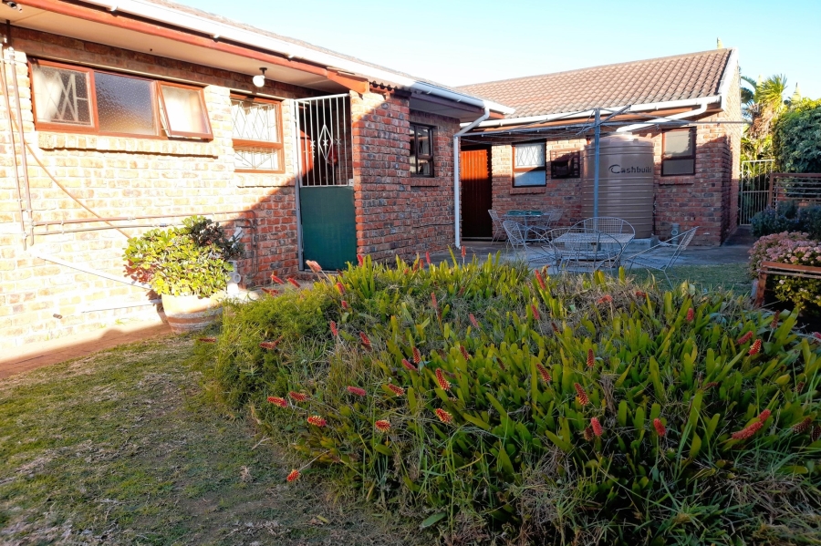 4 Bedroom Property for Sale in Walmer Downs Eastern Cape